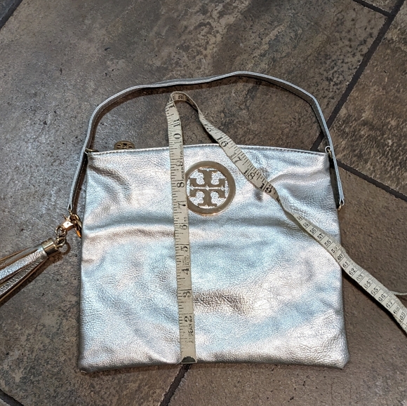 Tory Burch Soft Leather Reva Metallic Silver Clutch Shoulder Bag - Picture 12 of 16